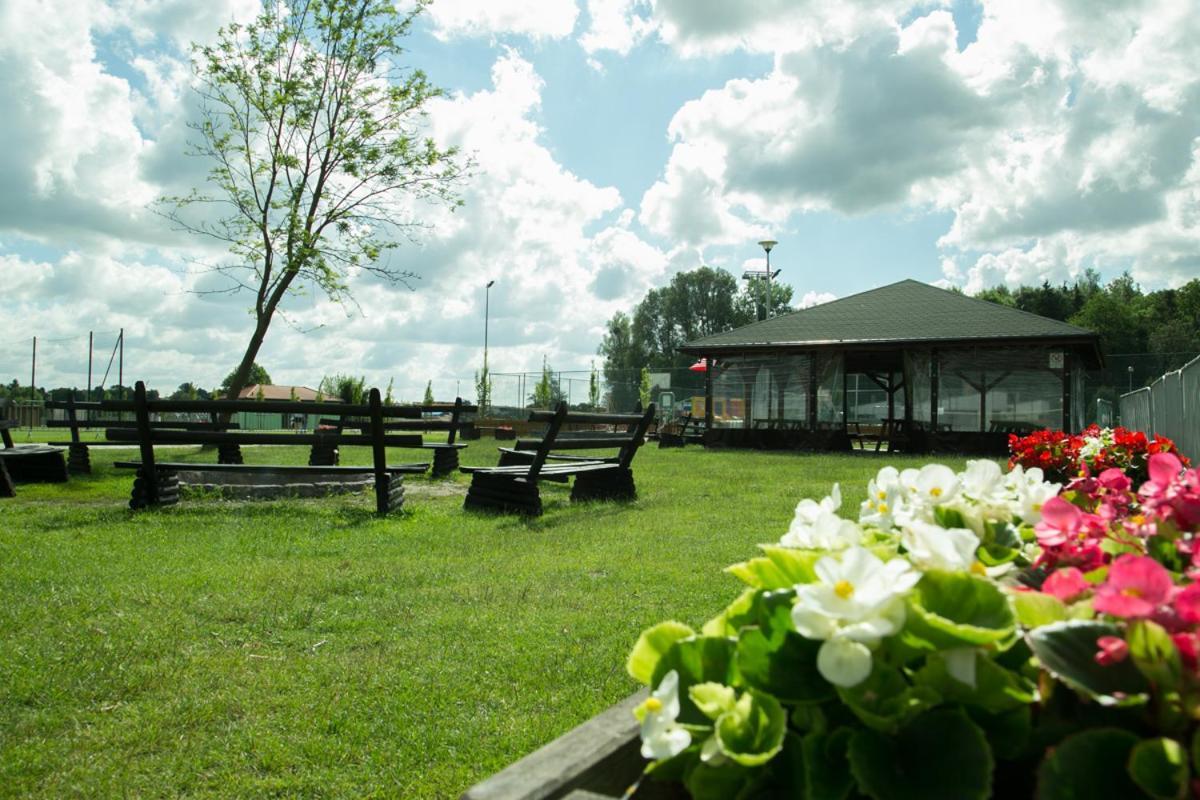 Camping Oaza Blonie Kornik Domki Standard - 3 Pokoje エクステリア 写真